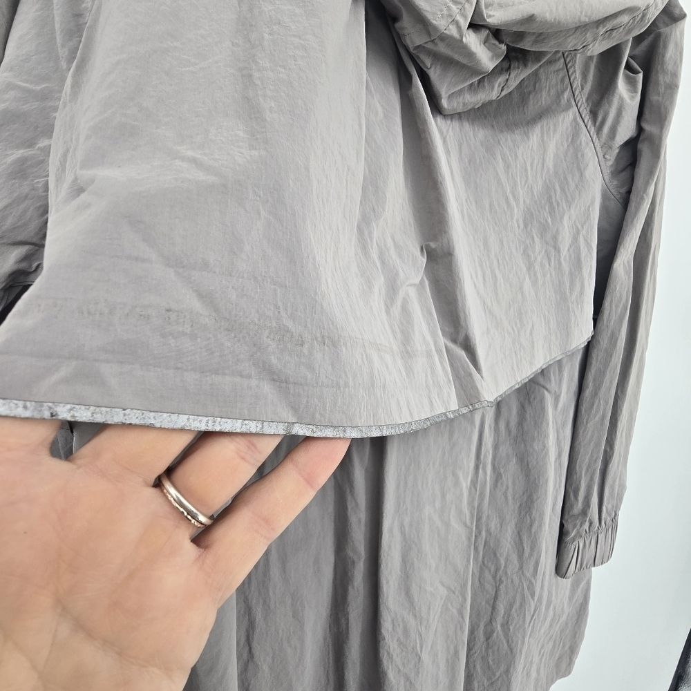 Lululemon stroll city grey silver jacket midi leghnth size 10 - Picture 10 of 10